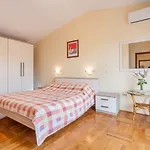 Ivan Apartment Bozava