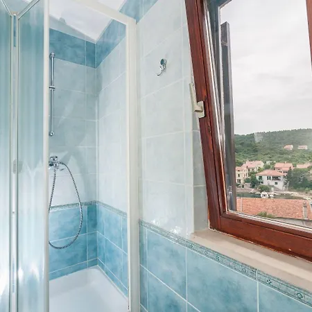 Ivan Apartamento Božava